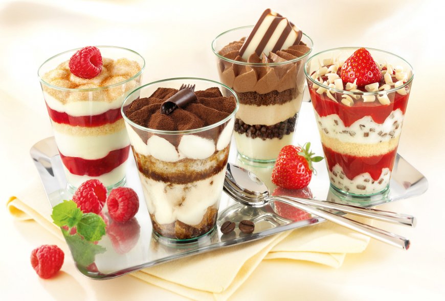 草莓 冰淇淋甜点美食图片壁纸