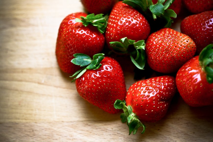 草莓水果食物图片壁纸