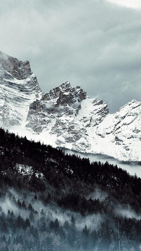 水墨风格山水风景照片