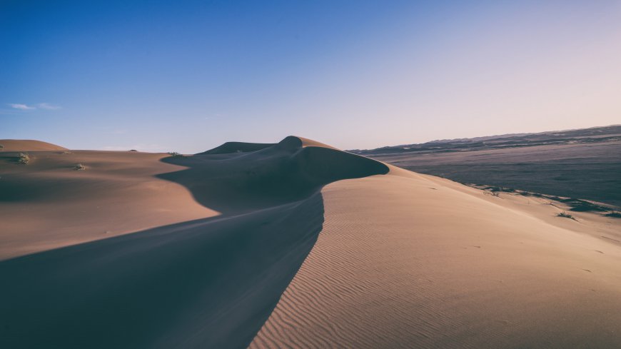荒凉沙漠自然风景壁纸