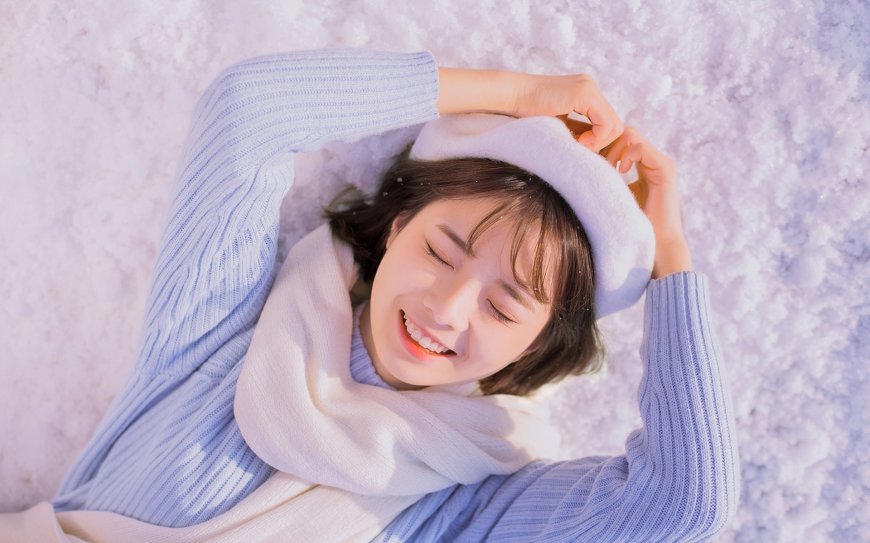 唯美紫色系可爱美女图片壁纸