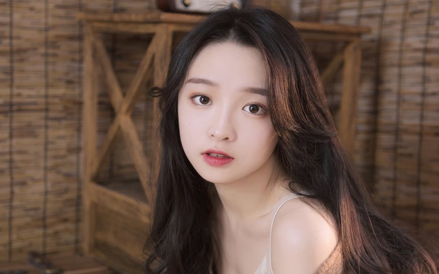 长发甜美可爱女生图片壁纸