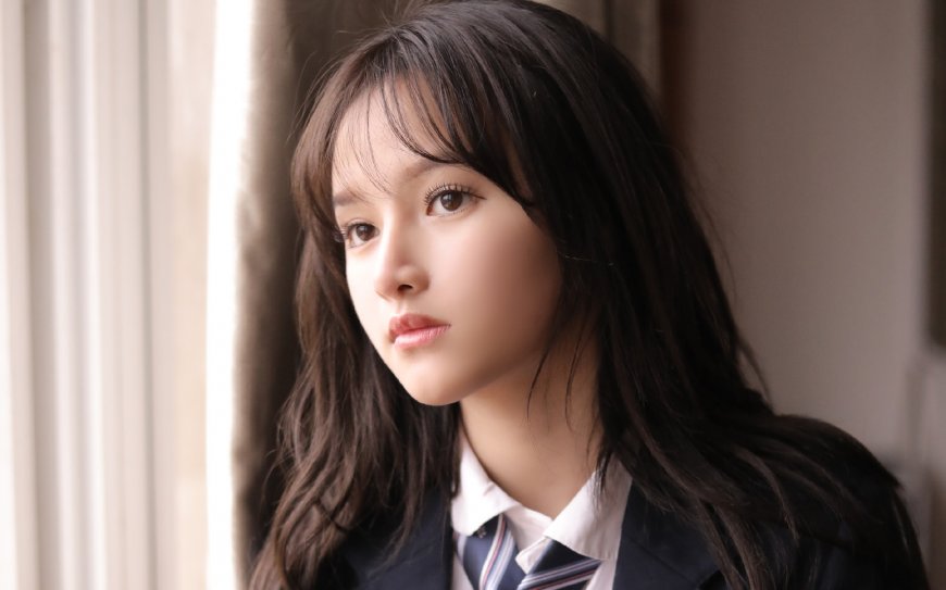 长发甜美女孩图片壁纸