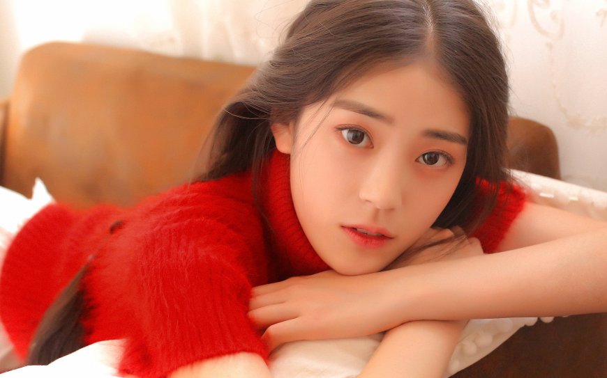 红衣长发美女图片壁纸