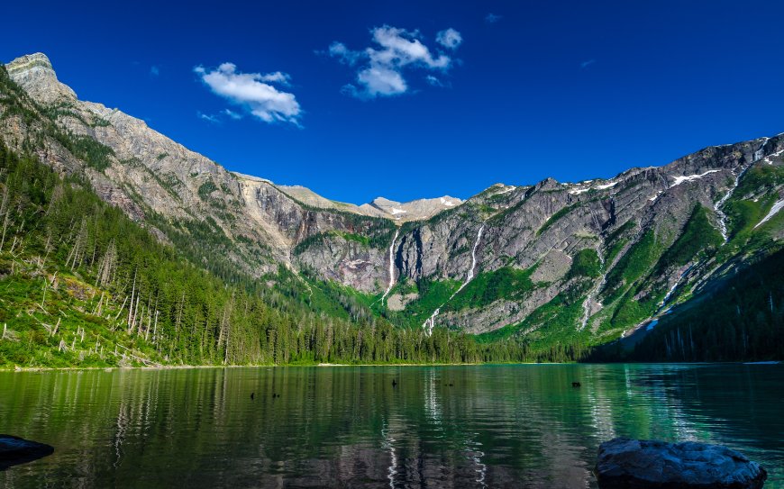 蓝天 森林 湖泊自然风景壁纸