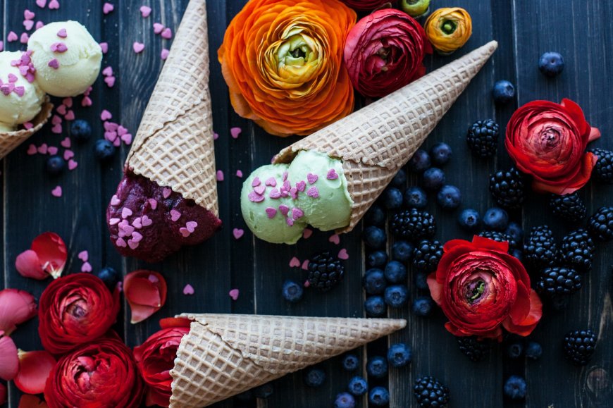 鲜花 冰淇淋 蓝莓静物超清图片壁纸