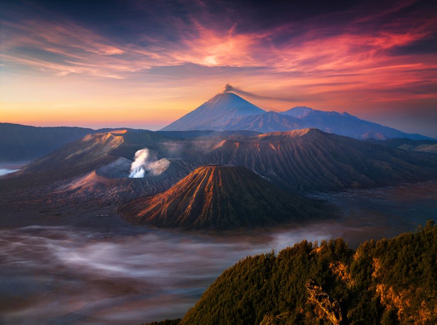 火山 河流 晚霞风景壁纸