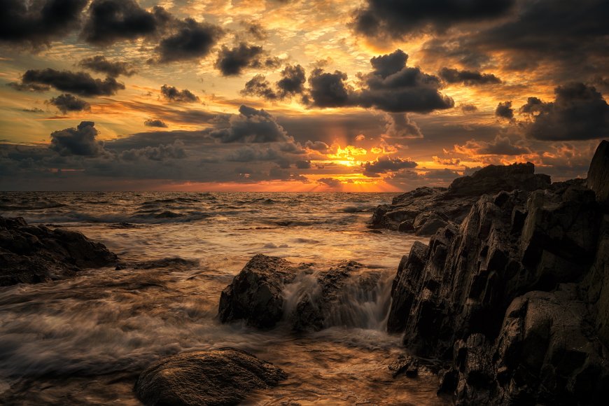 唯美夕阳云彩海岸风景图片壁纸