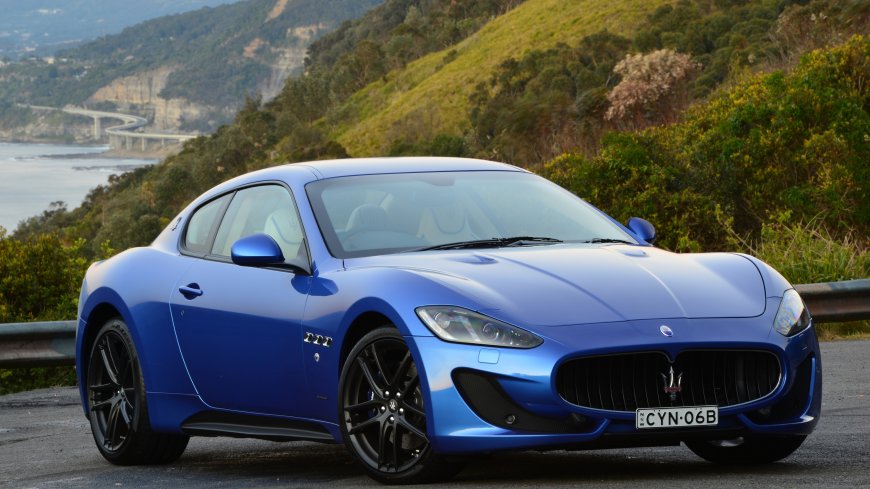 蓝色玛莎拉蒂GranTurismo轿车壁纸