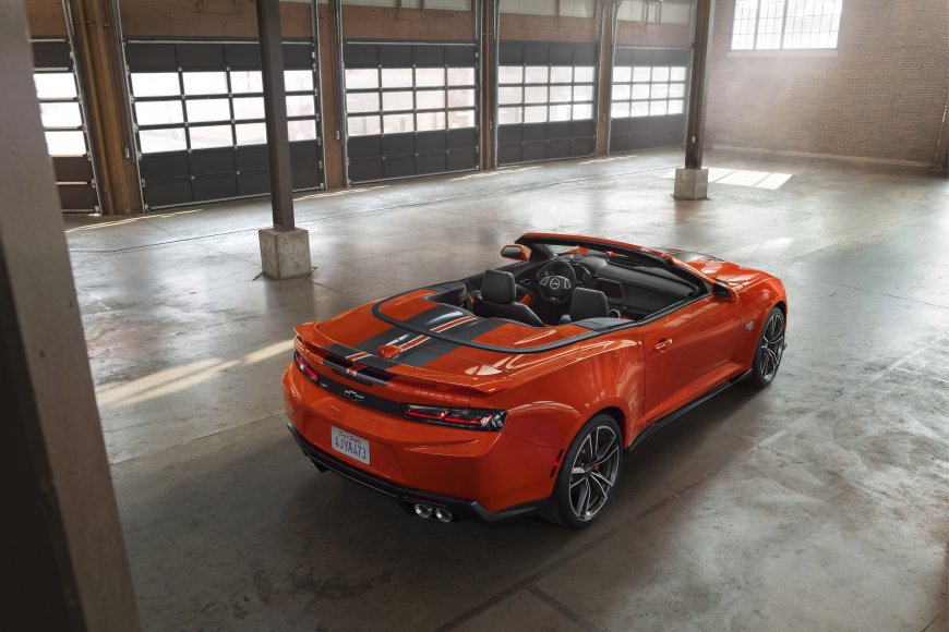 雪佛兰科迈罗敞篷跑车汽车壁纸