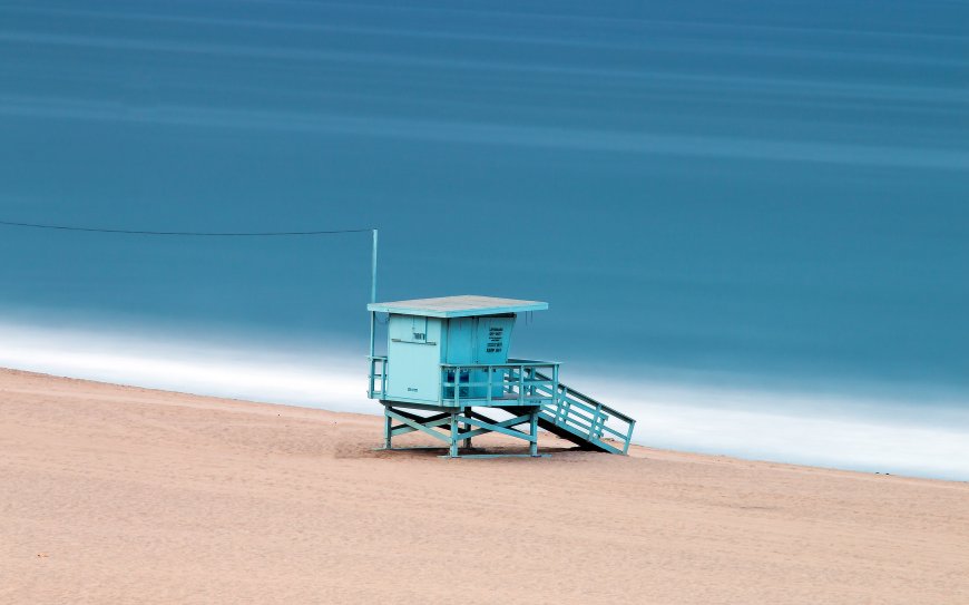 大海 沙滩 蓝色小屋风景壁纸