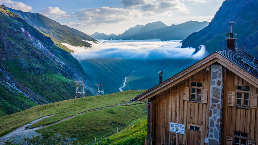 清晨山谷 小屋 云雾自然风景壁纸