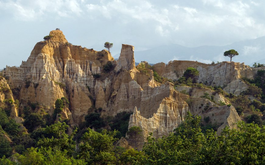 群山山林奇石风景壁纸