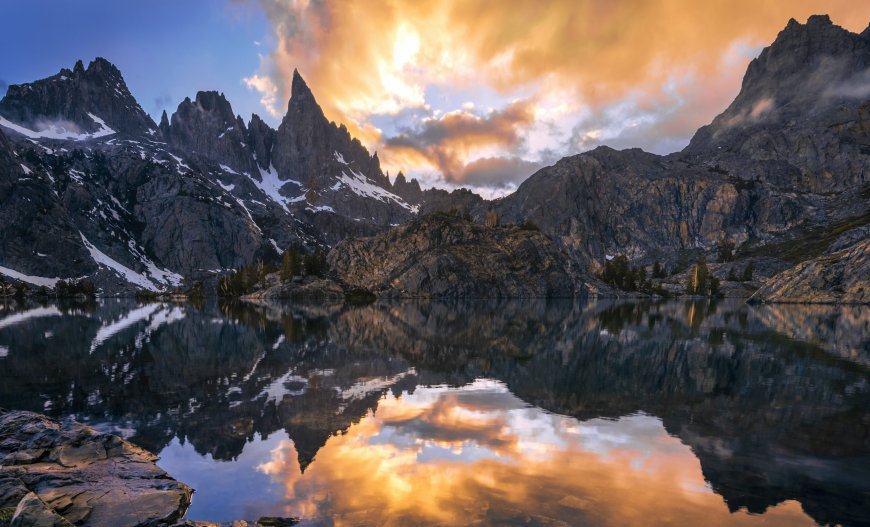 山脉湖泊倒影壁纸