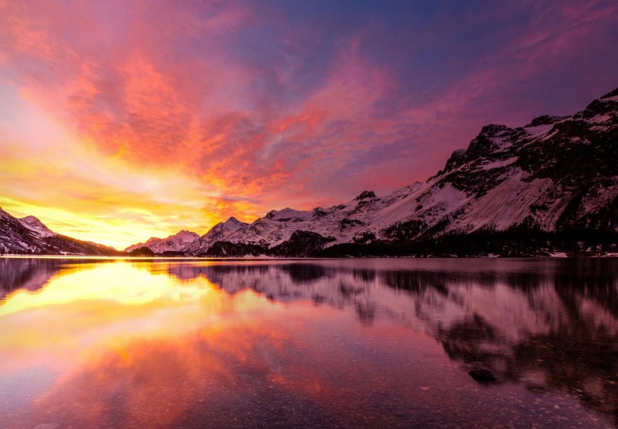 雪山湖泊夕阳美景壁纸