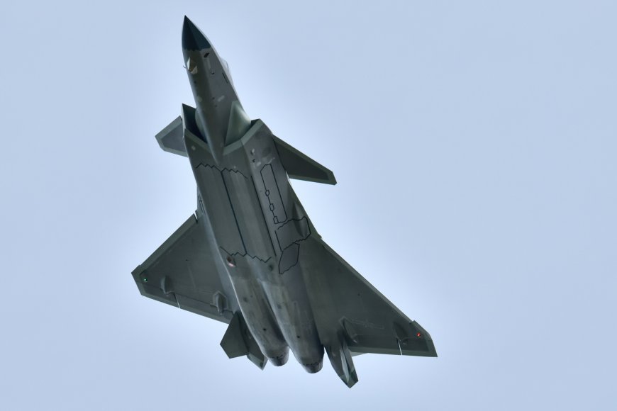 歼20 威龙战机壁纸