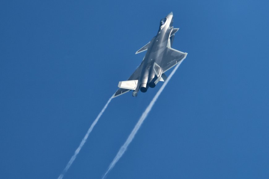 歼20 炫酷5代战机壁纸