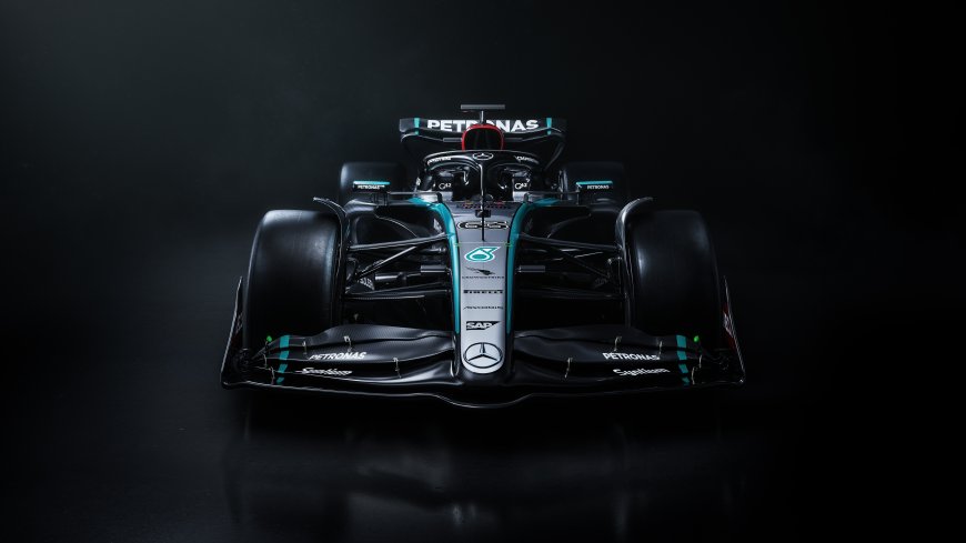 Mercedes-AMG-Petronas-F1W15 赛车炫酷正面壁纸