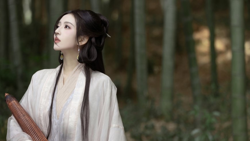竹林古风漂亮美女何瑞贤高清壁纸
