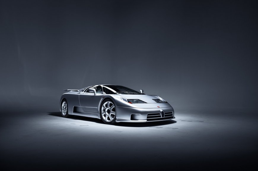 银色超跑 2K 电脑壁纸