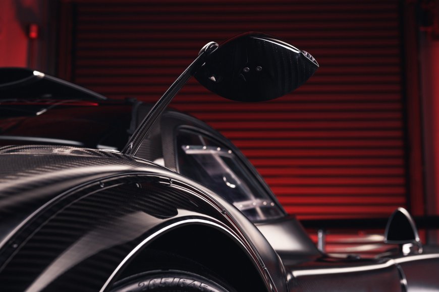 黑色跑车碳纤维后视镜电脑壁纸