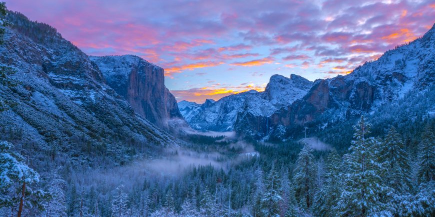 绝美壮丽雪山峡谷日出自然风景摄影图