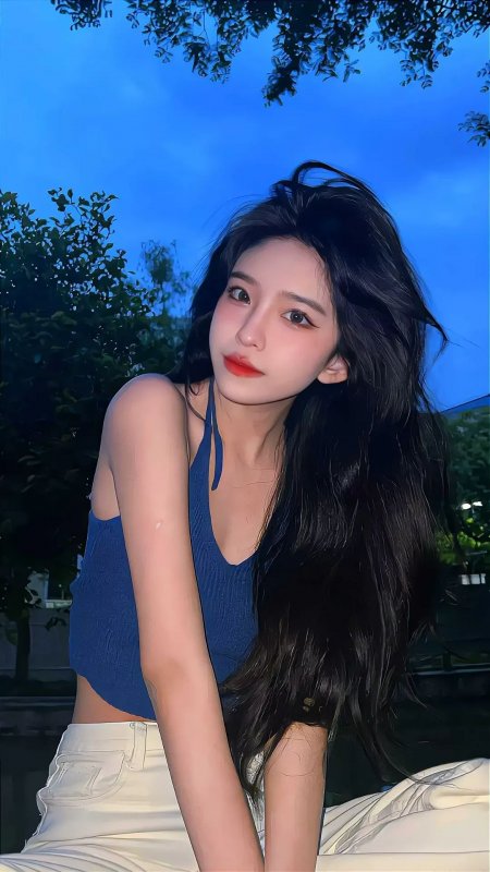 户外蓝调氛围感美女手机壁纸