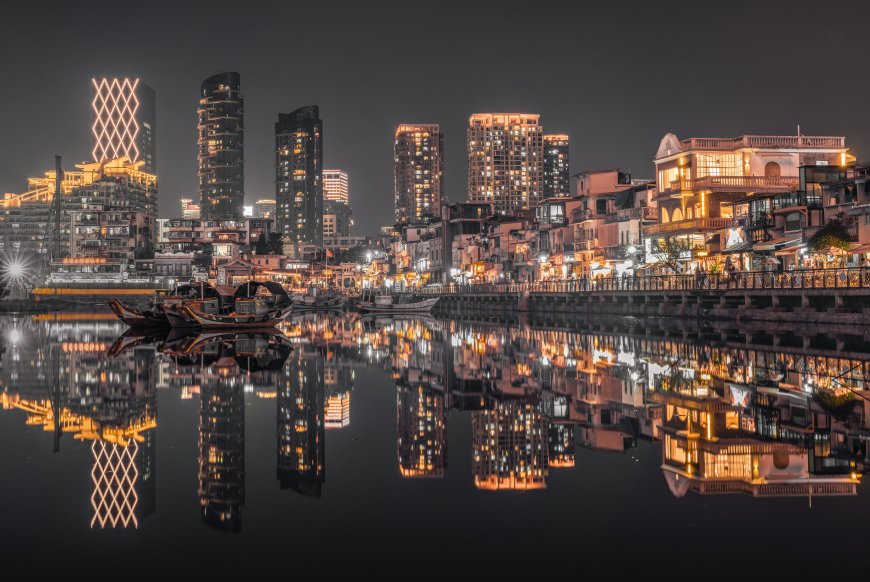 澳门夜景水岸建筑倒影灯光璀璨都市风光电脑壁纸