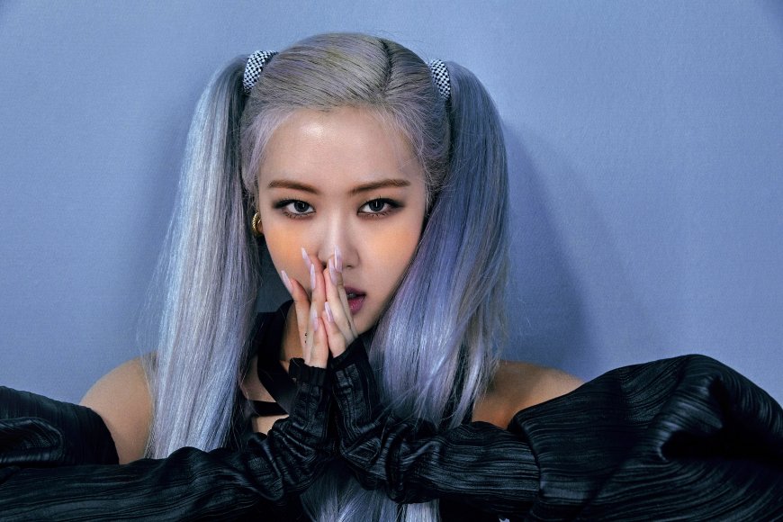 BLACKPINK朴彩英金色长发侧颜电脑壁纸
