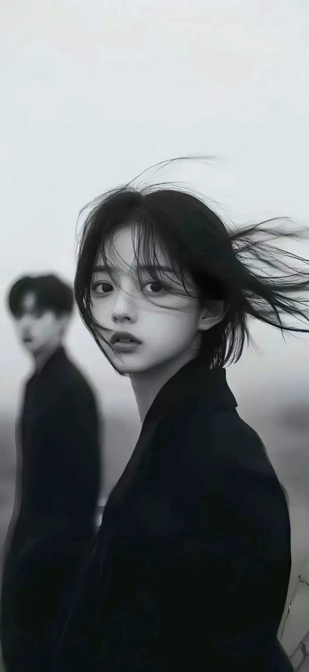 黑白风短发少女风吹发丝回眸手机壁纸