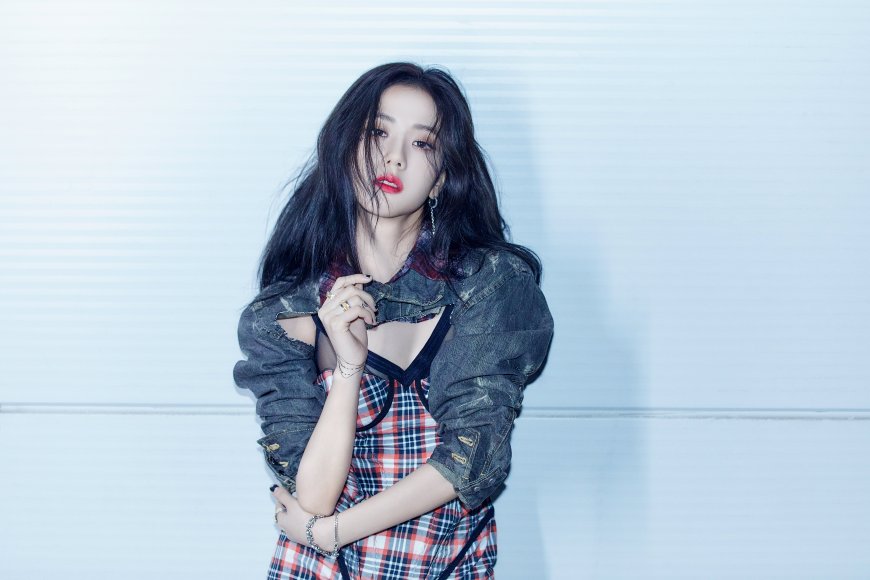 BLACKPINK金智秀格子裙牛仔外套时尚写真电脑壁纸