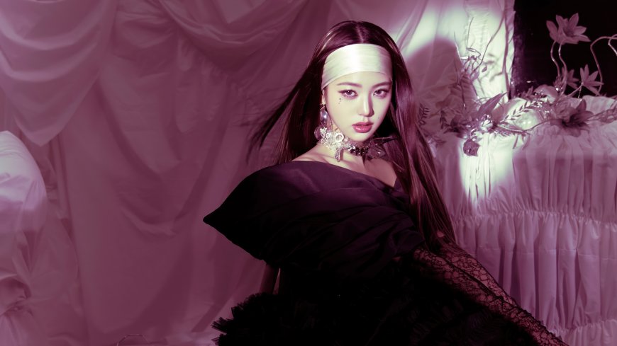IVE张元英紫调梦幻电脑壁纸
