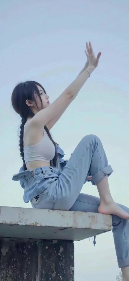 长发麻花辫少女坐水泥台抬手仰望手机壁纸