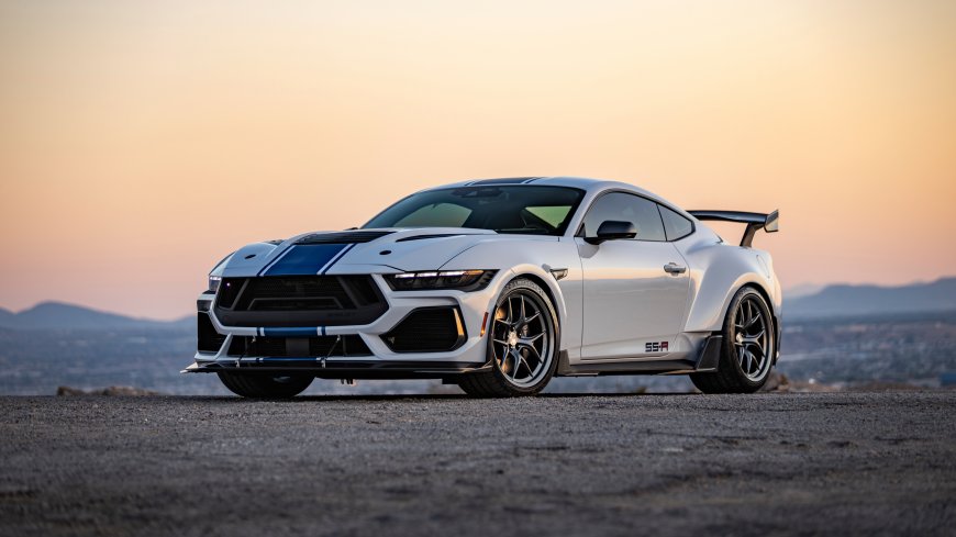 福特野马SSR白色跑车蓝色条纹尾翼夕阳山地公路高性能汽车电脑壁纸