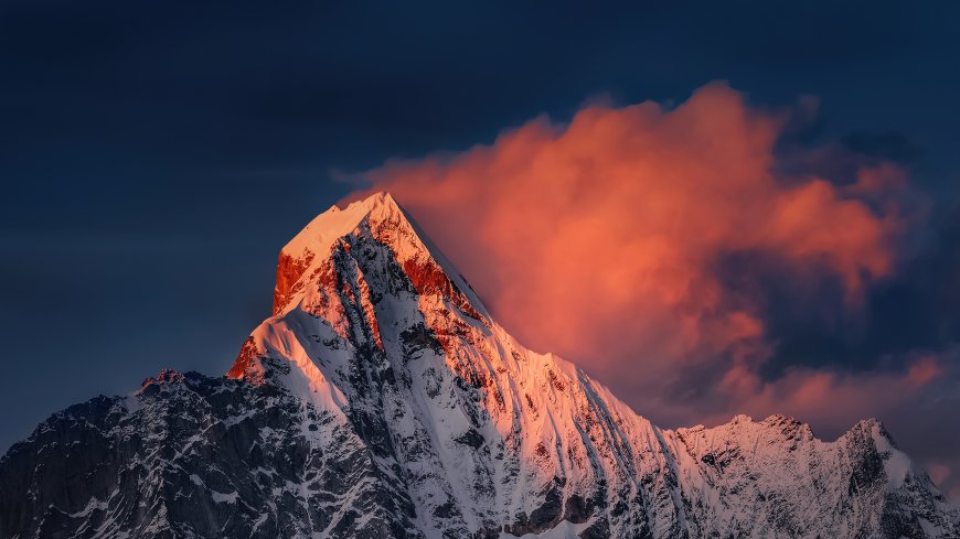 梅里雪山日照金山壮丽雪峰风景电脑壁纸