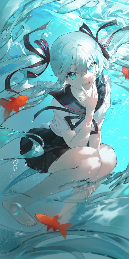 初音未来水下微笑金鱼环绕手机壁纸