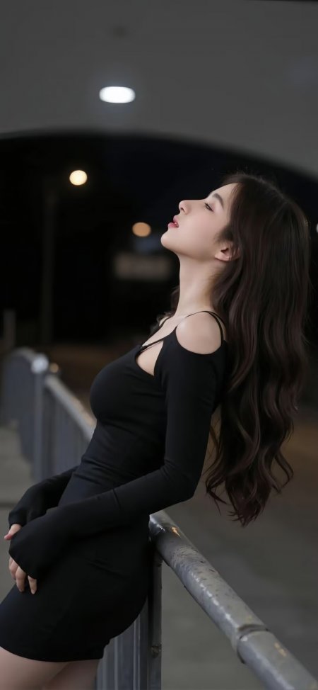 夜景黑裙长发女子倚栏仰望手机壁纸