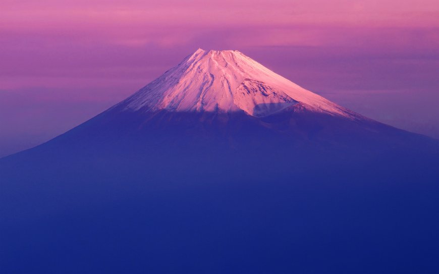 富士山粉紫霞光雪顶蓝调渐变风景电脑壁纸