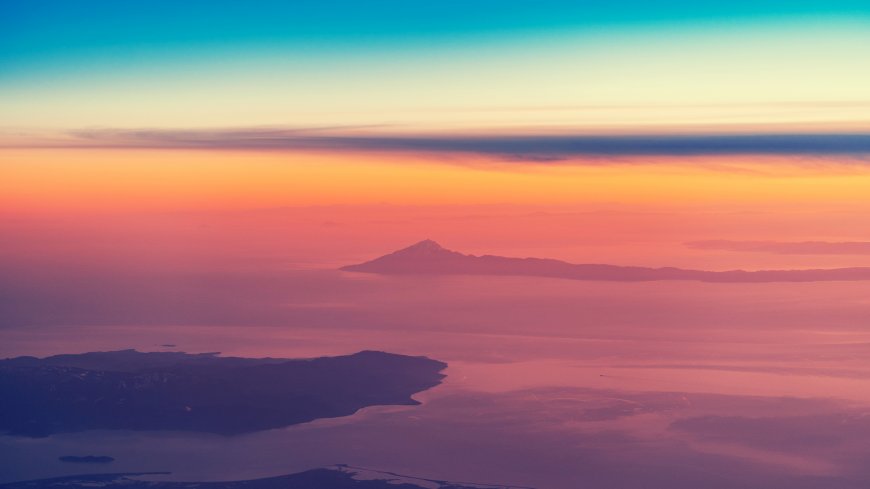 壮丽日落海面岛屿航拍风光风景电脑壁纸