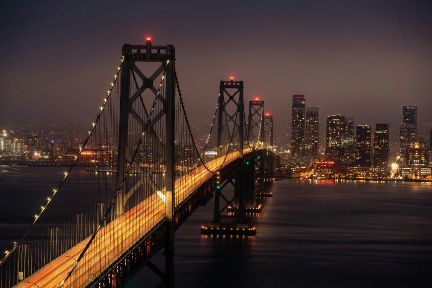 旧金山奥克兰海湾大桥夜景车流灯光城市天际线城市电脑壁纸