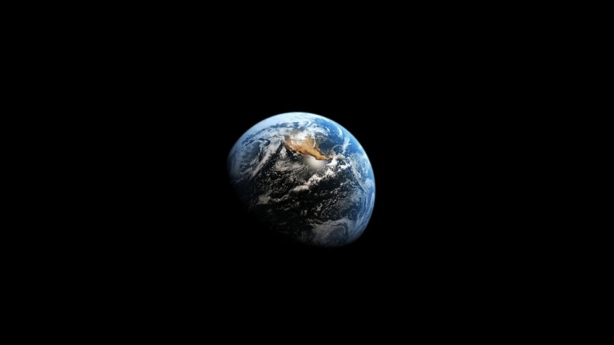 地球悬浮于宇宙星空风景电脑壁纸
