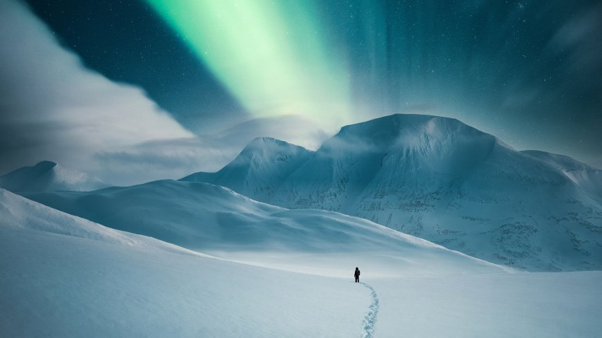 北欧雪山极光绿光星空梦幻风景电脑壁纸