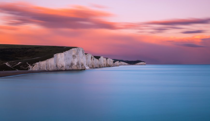 英国七姐妹白崖日落粉紫晚霞海景治愈风景电脑壁纸