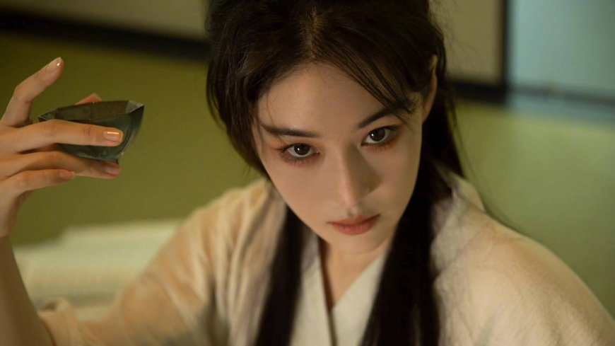 张馨予古风造型手持青瓷茶盏清冷气质人物电脑壁纸