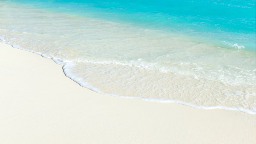 马尔代夫白沙滩碧蓝海水热带海岛风景电脑壁纸