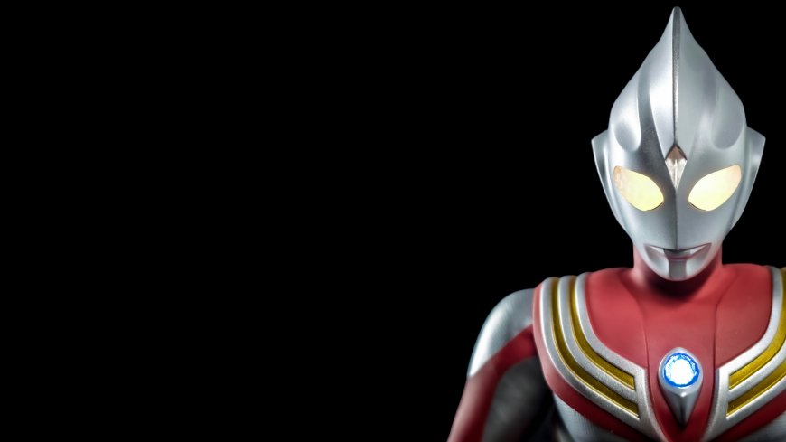 迪迦奥特曼强力型红银配色发光双眼特摄电脑壁纸