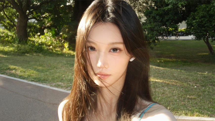 长发女生公园阳光自拍清新自然人物电脑壁纸