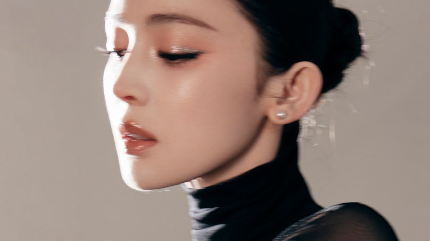 古力娜扎侧脸特写珍珠耳钉闭目优雅明星人物电脑壁纸