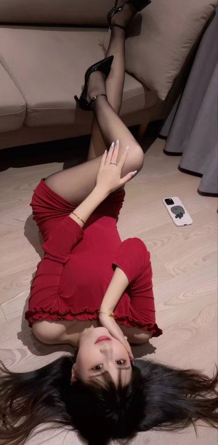红衣黑丝美女躺地自拍性感写真人物手机壁纸