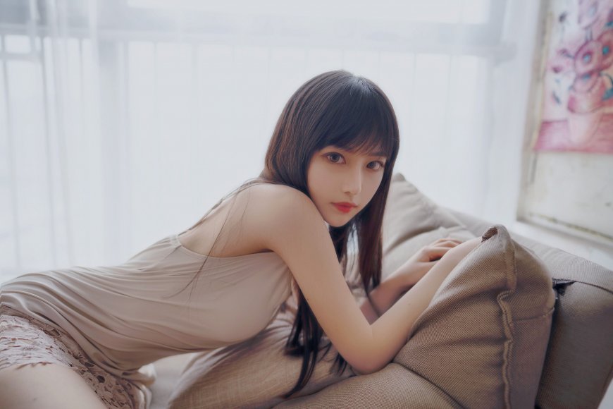 Shika小鹿鹿长发姑娘写真温柔吊带裙人物电脑壁纸